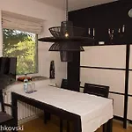 Bahnhofsnahe, Ruhige Und Sonnige 2 Zimmerwohnung Im Dichterviertel