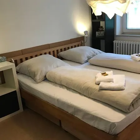 Bahnhofsnahe, Ruhige Und Sonnige 2 Zimmerwohnung Im Dichterviertel Apartman *
