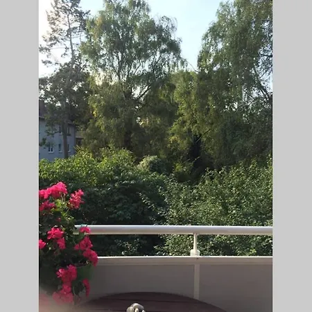 Bahnhofsnahe, Ruhige Und Sonnige 2 Zimmerwohnung Im Dichterviertel Apartment Wiesbaden
