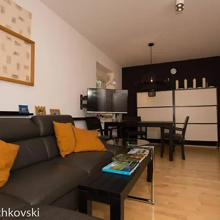 Bahnhofsnahe, Ruhige Und Sonnige 2 Zimmerwohnung Im Dichterviertel 威斯巴登