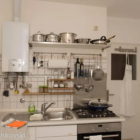 Bahnhofsnahe, Ruhige Und Sonnige 2 Zimmerwohnung Im Dichterviertel 公寓 威斯巴登