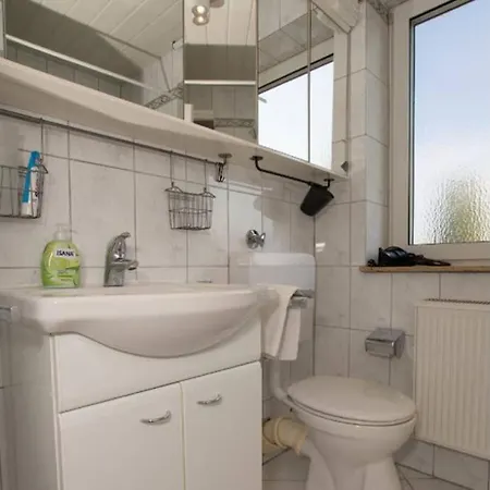 Bahnhofsnahe, Ruhige Und Sonnige 2 Zimmerwohnung Im Dichterviertel Wiesbaden