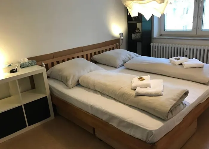 Bahnhofsnahe, Ruhige Und Sonnige 2 Zimmerwohnung Im Dichterviertel 公寓 *